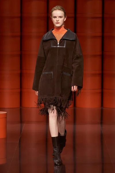 Look 28